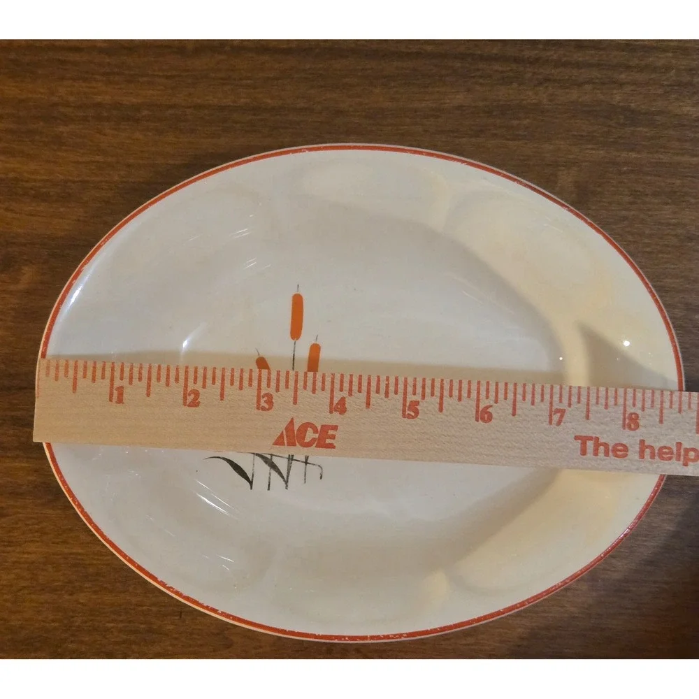 Universal Cambridge Cattail Ivory Pottery Oval Bowl and Dinner Plate Set USA